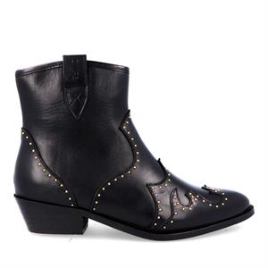 DWRS Lyon studs